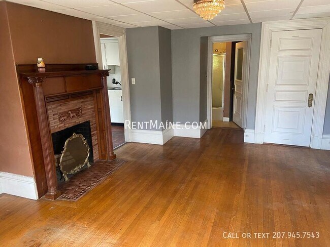 Building Photo - 99 Broadway