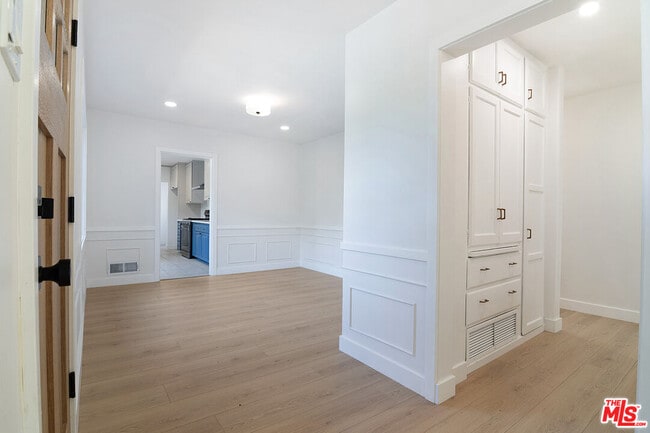 Foto del edificio - 4108 Madelia Ave