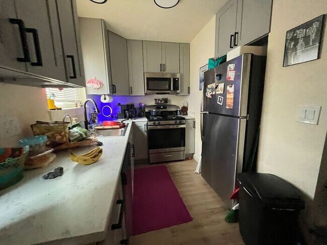 Building Photo - Remodeled Townhome in West Fort Collins