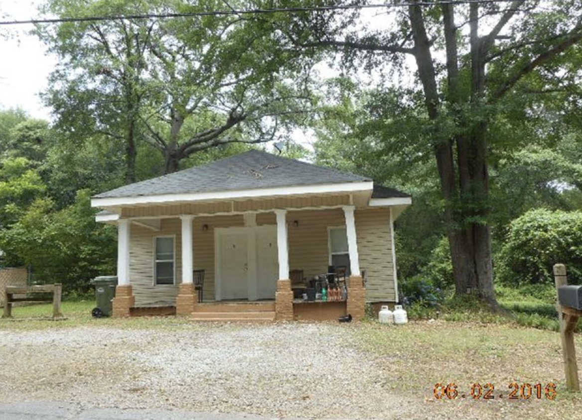 Primary Photo - 630 West Ave