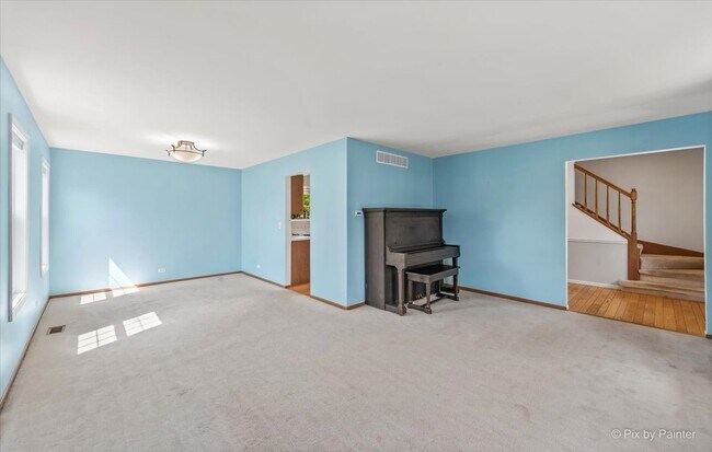 Foto del edificio - 325 Country Ln