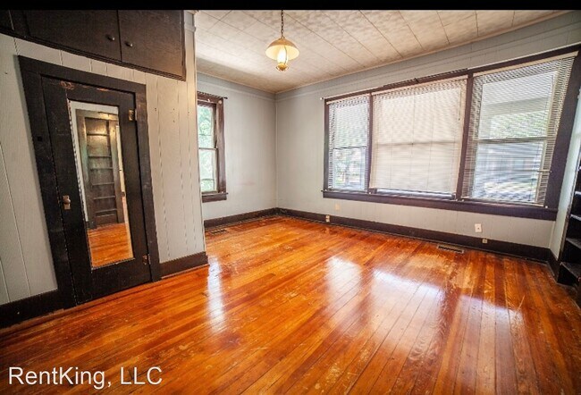 Foto del edificio - 4 br, 3 bath House - 474 Elm #1