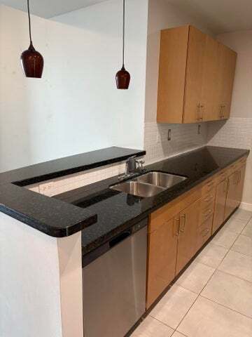 Foto del edificio - 300 S Australian Ave