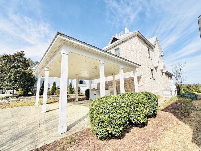 Foto del edificio - 33 Golden Spur Ln