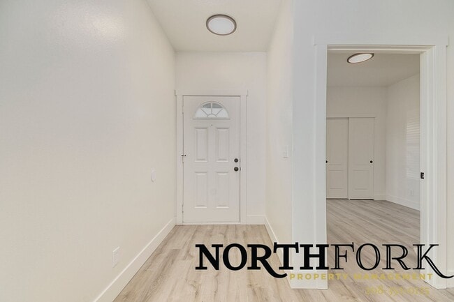 Building Photo - Beautiful 3-Bedroom Home in Desirable Namp...