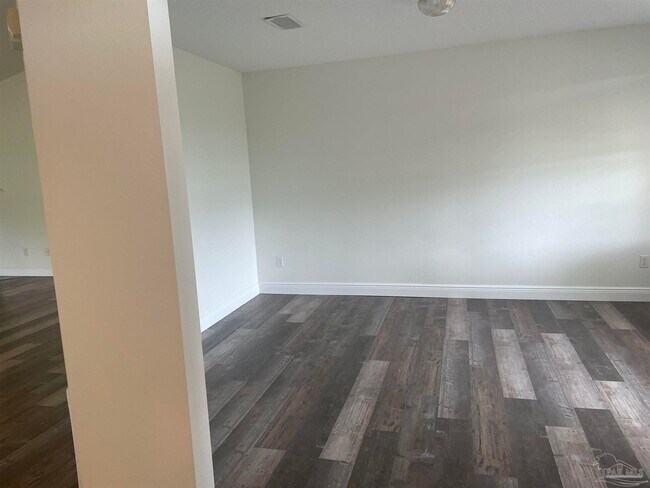 Foto del edificio - 1797 Cedrus Ln