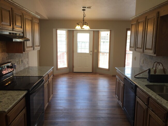 Foto del edificio - 653 Walnut Ridge St