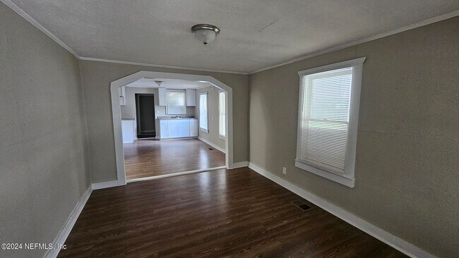 Foto del edificio - 1604 E 27th St