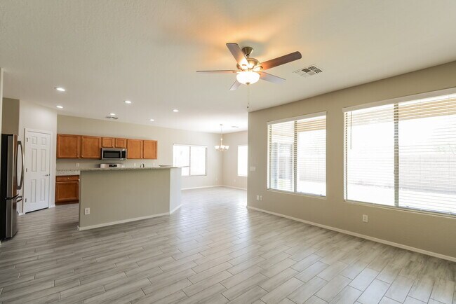 Building Photo - 13797 W Redfield Rd