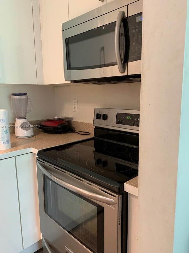 Foto del edificio - 1500 NE 127th St