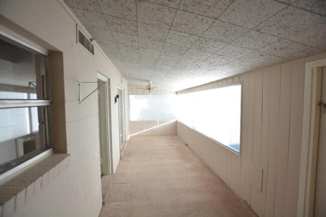 Building Photo - 2804 Woodland Hills Ave