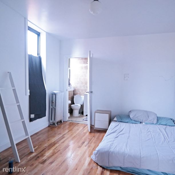 Building Photo - 560 Kosciuszko St