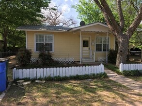 Building Photo - 803 Austin St