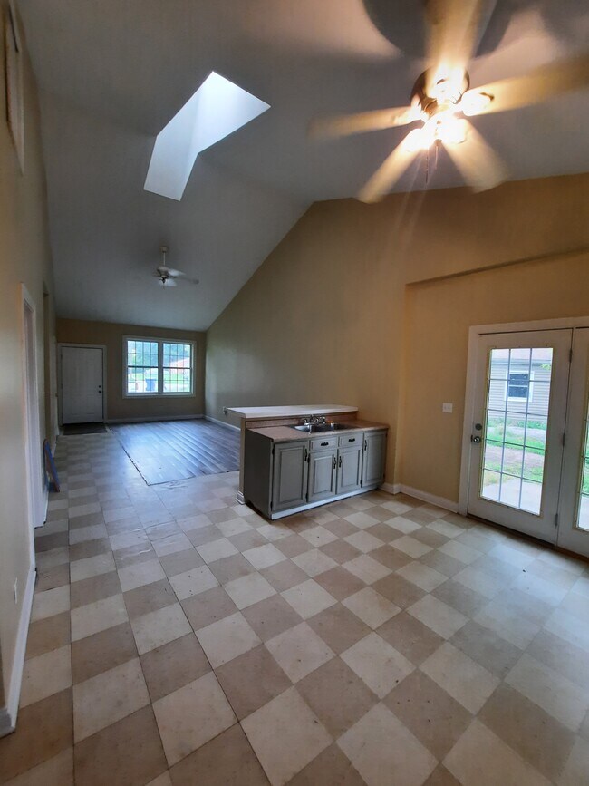 Kitchen looking at living room - 5301 Mansfield Ct