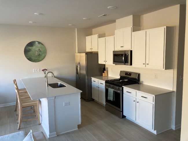 Photo - 12 Twiggs Ln Townhome