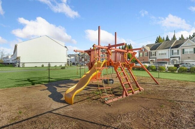 Building Photo - 131 Riley Cir