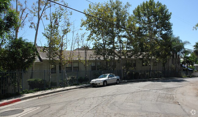 Foto del edificio - 1942 Grace Ave