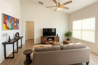 Building Photo - 340 NW 59th Ct
