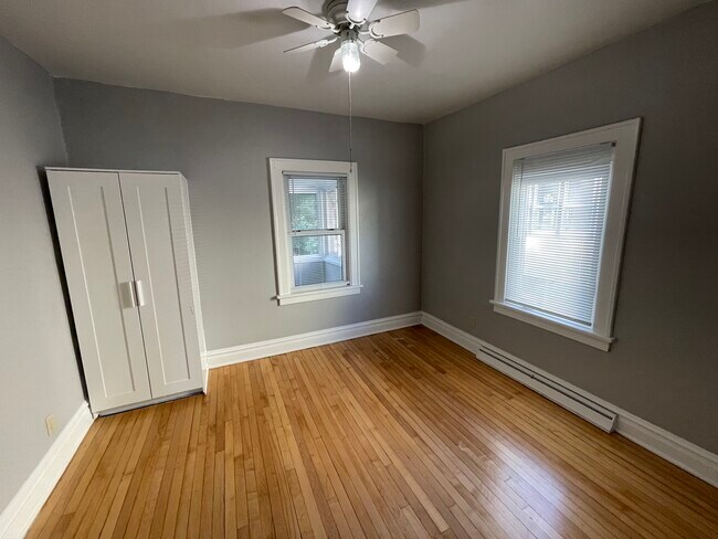 Foto del edificio - 1927 Sherwood Ave