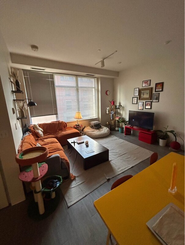 Foto principal - 160 E Berkeley St