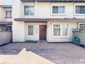 Building Photo - 9814 Ladera Ct