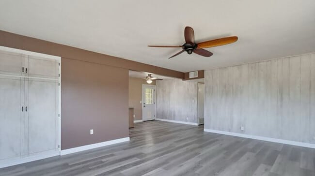 Building Photo - Move in today