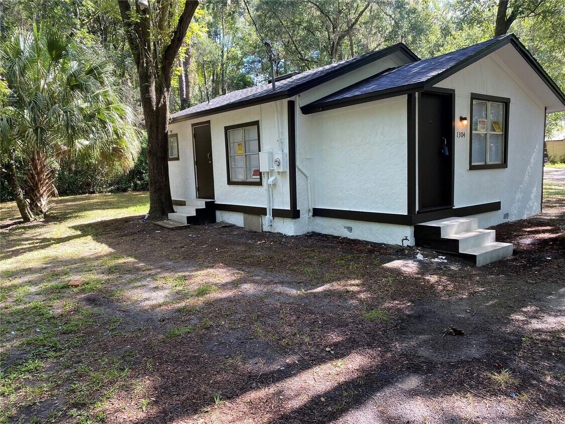 Primary Photo - 2 br, 1 bath House - 1304 NE 3rd Avenue