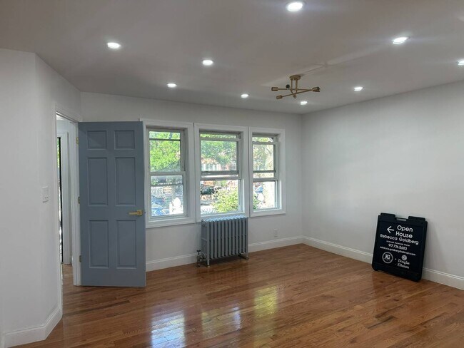 Building Photo - 1245 Troy Ave