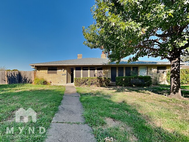 Building Photo - 314 Towne House Ln