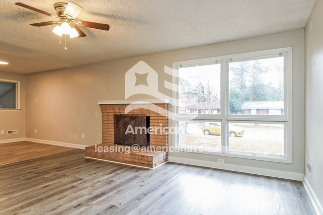 Building Photo - 2520 Stonehenge Dr