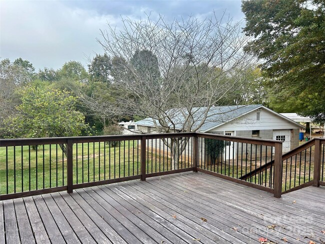 Building Photo - 234 Alf Hoover Rd