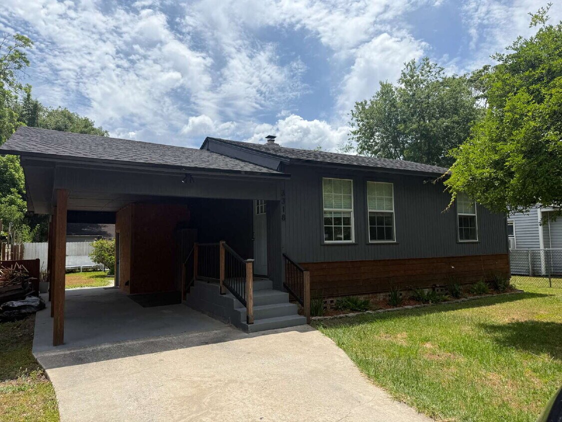 AVAILABLE EARLY JULY: UPDATED 2 BEDROOM 1... - AVAILABLE EARLY JULY:  UPDATED 2 BEDROOM 1...