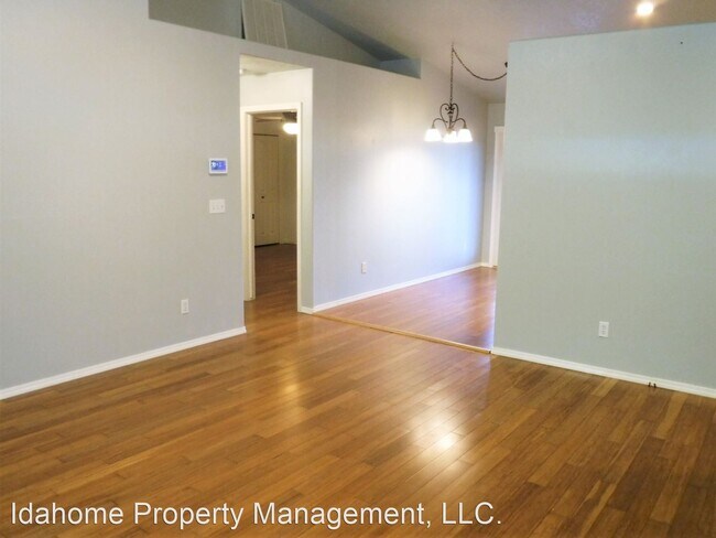 Building Photo - 3 br, 2 bath House - 784 Johnson Dr