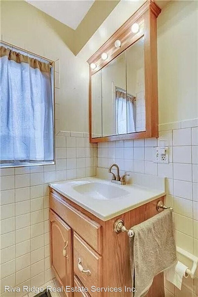 Building Photo - 3 br, 1 bath House - 726 Chartiers Avenue