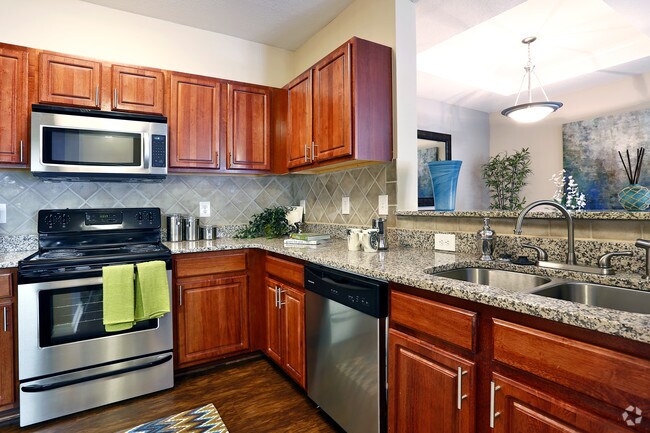 The Reserve at Sugarloaf Apartments photo'