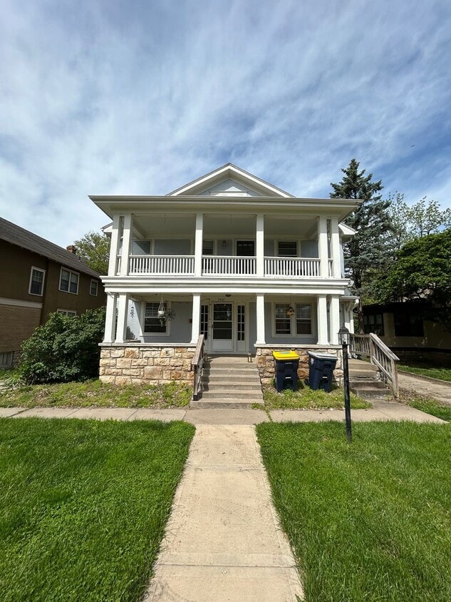 Primary Photo - 5430-5432 Harrison St.