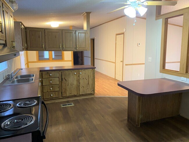 Building Photo - 3135 Tall Oaks Dr