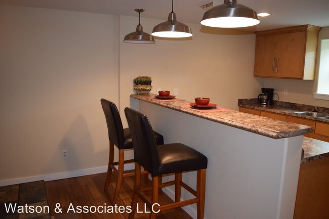 Building Photo - 1 br, 1 bath Apartment - 300 Route 66 Apt 2