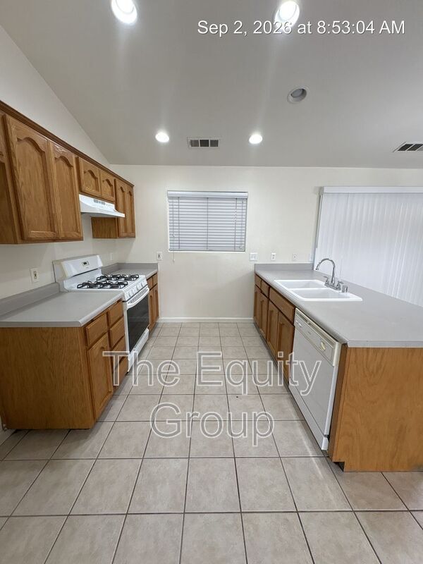Foto del edificio - 3640 E Mineral King Ave