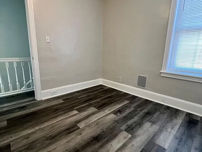 Foto del edificio - 5748 N Beechwood St