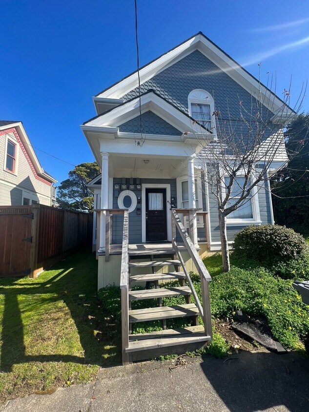 Primary Photo - 813 C St