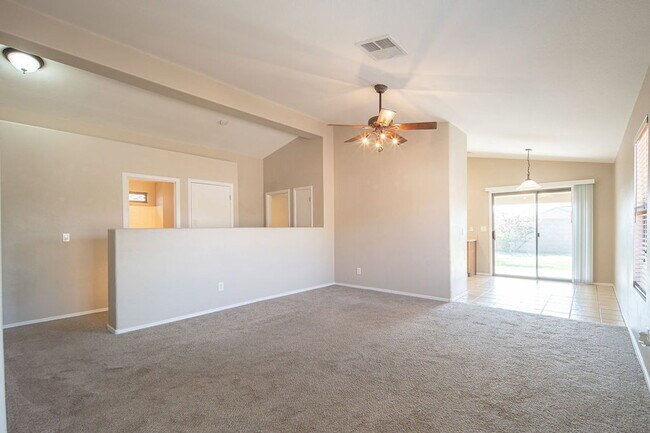 Foto del edificio - 14028 N 150th Ln