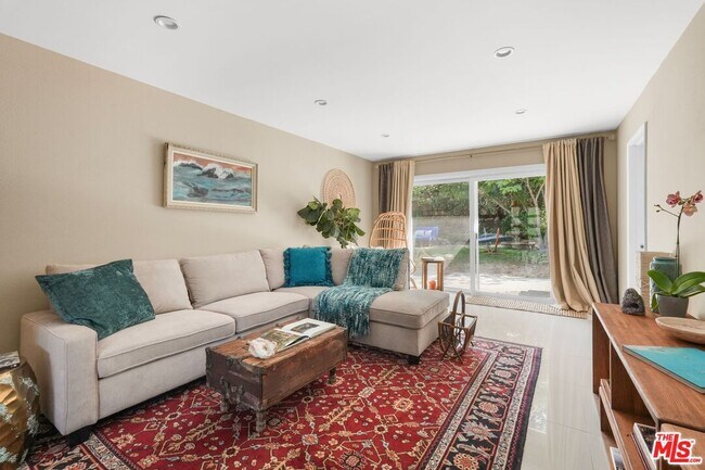 Foto del edificio - 3194 Rossini Pl