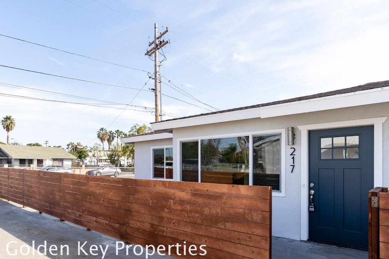 Primary Photo - Welcome to your beautifully renovated sing...