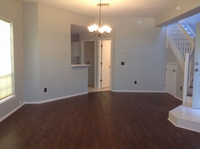 Foto del edificio - 748 Olympic Cir