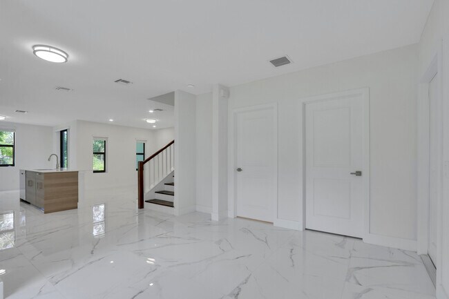 Building Photo - 406 Bella Sol Way