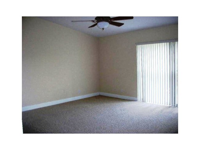 Foto del edificio - 134 SE Crestwood Cir
