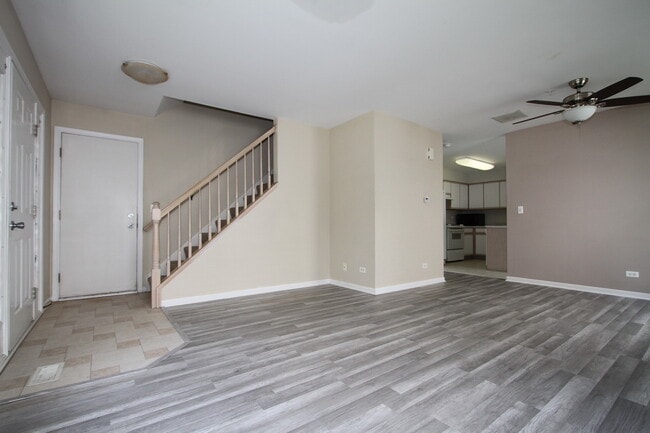 Building Photo - 2554 Dickens Dr
