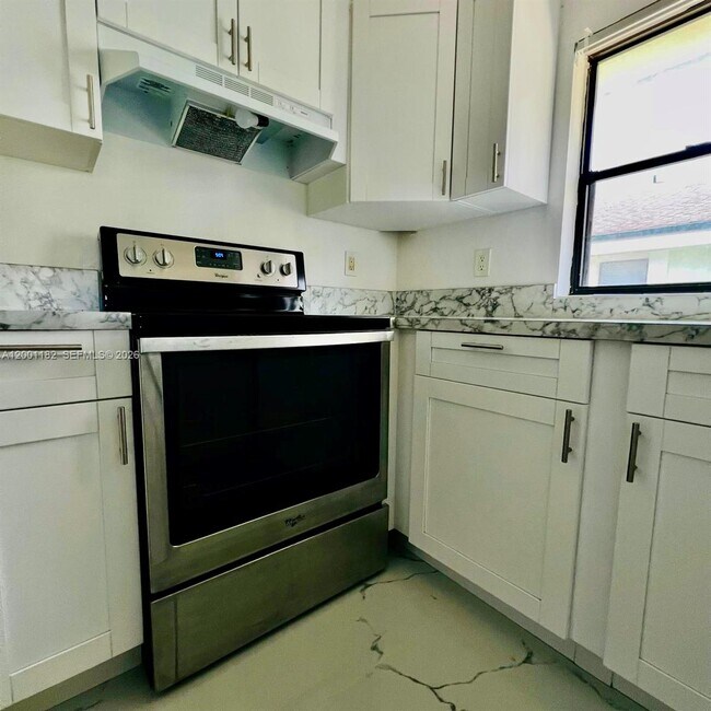 Foto del edificio - 4030 NW 87th Ave