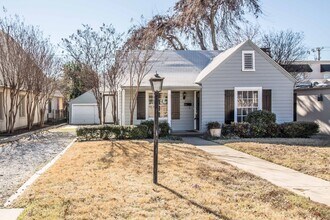 Building Photo - 5529 Collinwood Ave